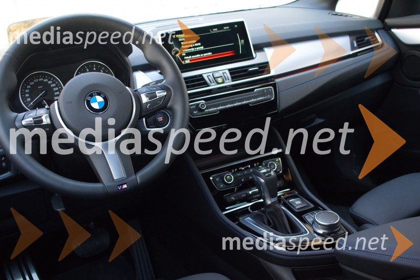 BMW 225xe Active Tourer, notranjostBMW 225xe Active Tourer, mediaspeed test