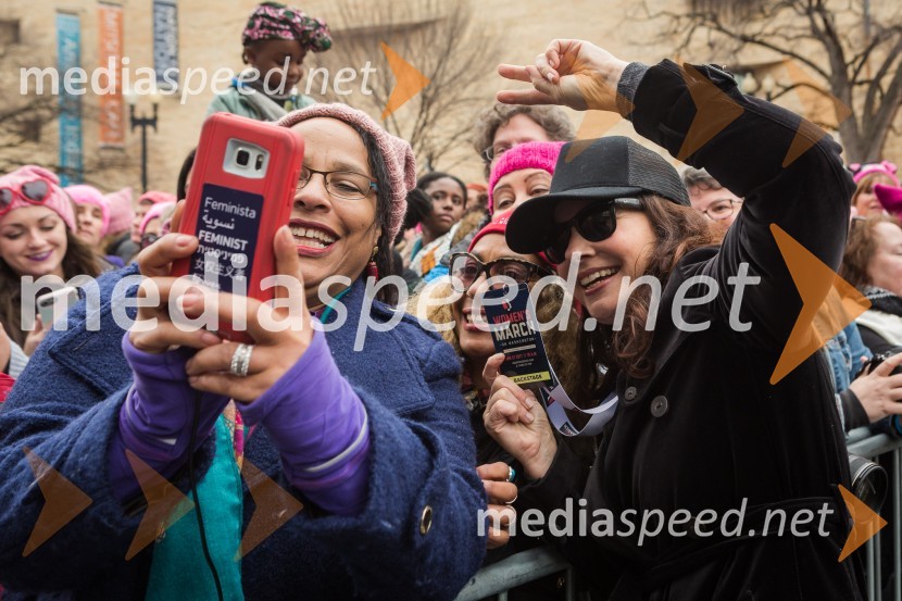  Fran   Drescher, igralkaProtestni pohod žensk v Washington