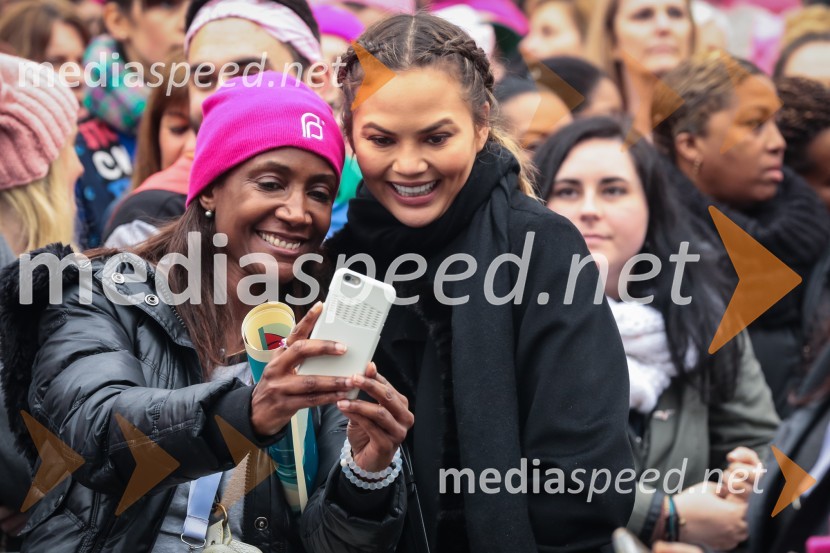  ... ;  Chrissy  Teigen, manekenkaProtestni pohod žensk v Washington