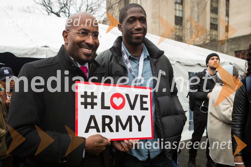  Van  Jones, politični komentator na CNN;  ... Protestni pohod žensk v Washington