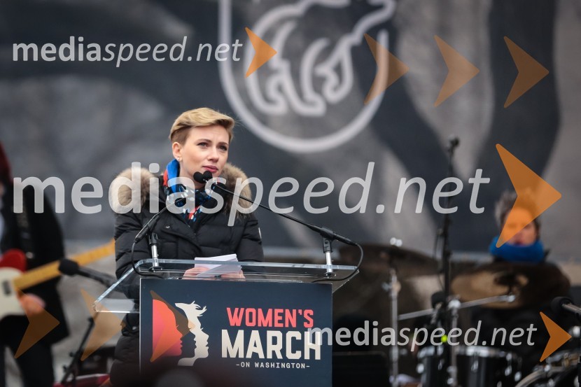  Scarlett Johansson, igralkaProtestni pohod žensk v Washington