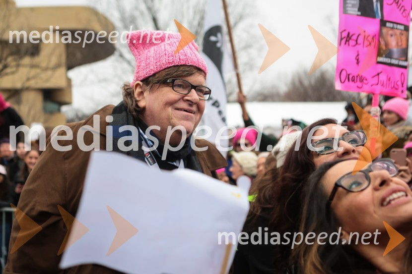  Michael  Moore, filmski režiserProtestni pohod žensk v Washington