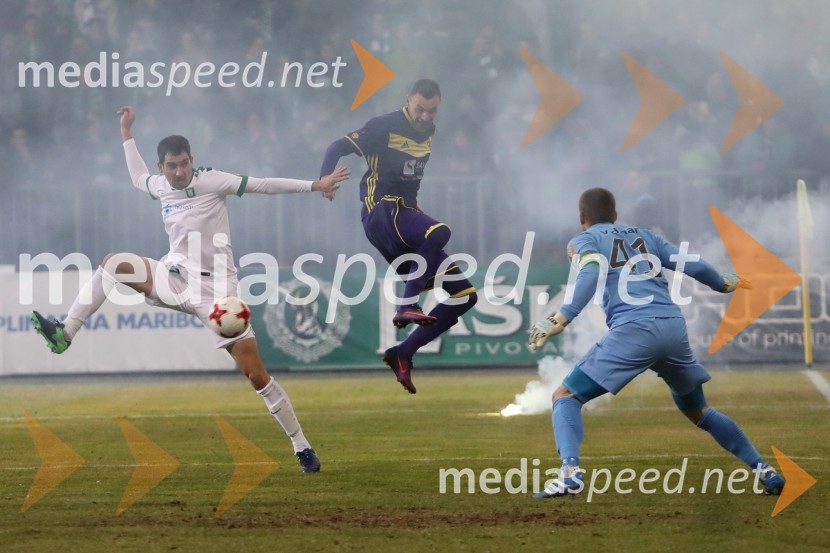 Nogometna tekma Maribor - Olimpija