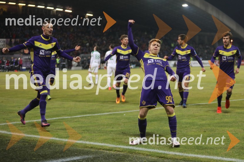  Milivoje  Novaković, nogometaš NK Maribor;  Dare Vršič, nogometaš, NK Maribor;  Luka Zahovič, nogometaš NK Maribor;  Mitja Viler, nogometaš, NK Maribor;  Damjan Bohar, nogometaš, NK MariborNogometna tekma Maribor - Olimpija