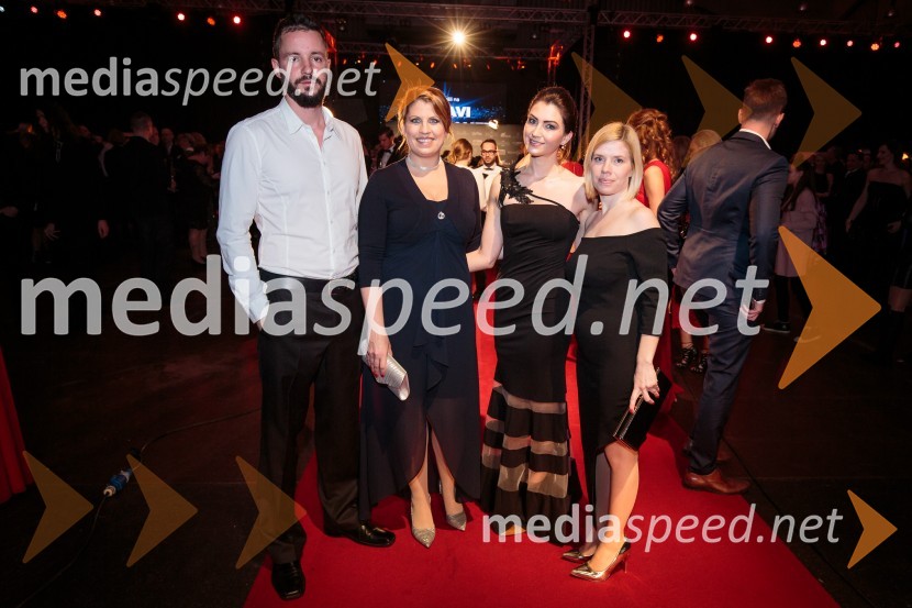  Marko Matić;  Tjaša Penko;  Nastja Breg, Pristop Media;  Barbara Kregar, urednicaŽarometi, prihod po rdeči preprogi