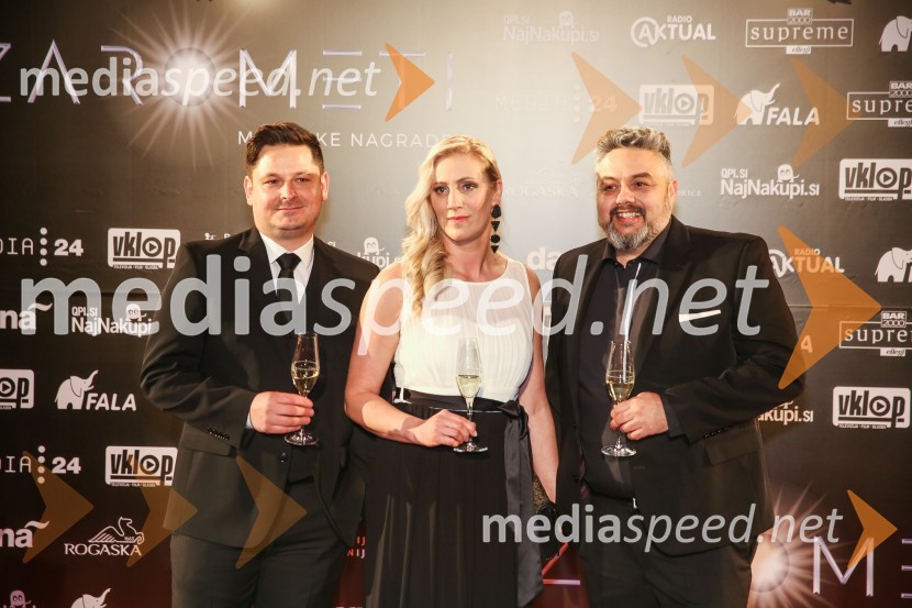  Luka Jezeršek, sodnik kuharskega šova Masterchef, Hiša kulinarike Jezeršek;  Alma  Rekić, Društvo kuharjev in slaščičarjev Slovenije ;  Karim Merdjadi, kuharski in slaščičarski mojster Žarometi, prihod po rdeči preprogi