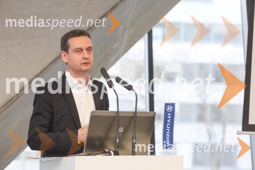  Marko Kajfež,  direktor prodaje in marketinga Hyundai Avto Trade, d.o.o.Hyundai i30 nove generacije, slovenska predstavitev