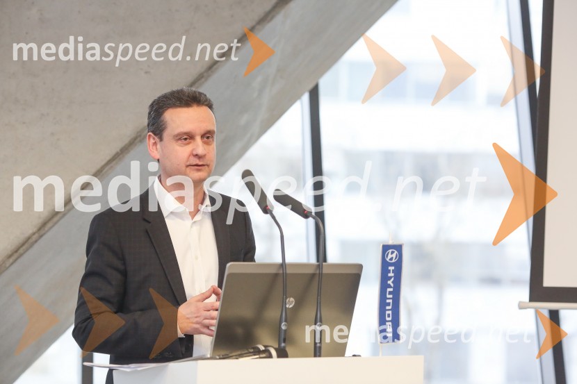  Marko Kajfež,  direktor prodaje in marketinga Hyundai Avto Trade, d.o.o.Hyundai i30 nove generacije, slovenska predstavitev