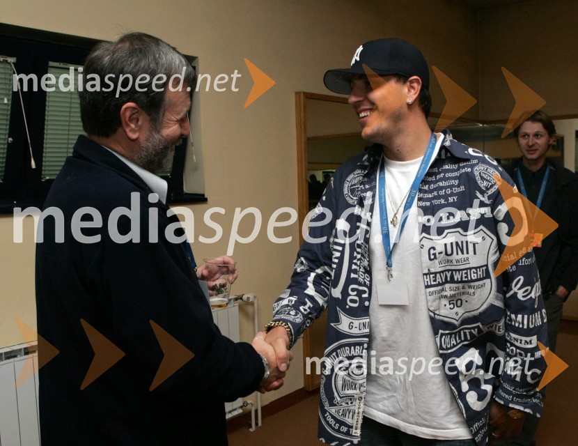 Dr. Ivan Rozman, rektor Univerze v Mariboru je pozdravil raperja 6pack ČukurjaKoncert Gremo na prvi rok, UŠC Leona Štuklja