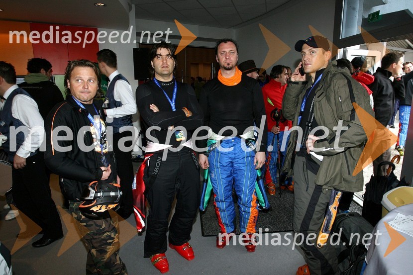 Matjaž Jelen, skupina Šank Rock, Bor Zuljan, glasbenik, ... in Jure Košir, nekdanji smučar in organizator tekmovanjaSki Legends Hit Challenge 2008 - Tekmovanje smučarskih legend z Juretom Koširjem