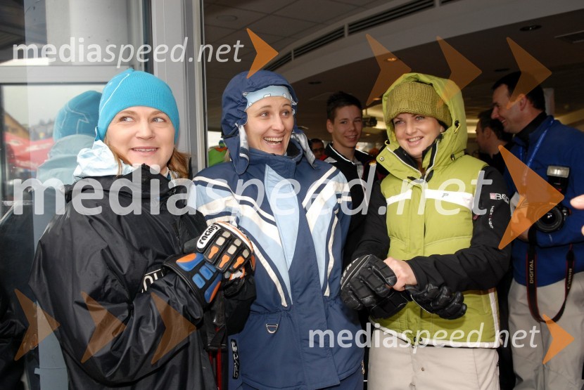 Alenka Dovžan, Katja Koren in Špela Pretnar, nekdanje smučarkeSki Legends Hit Challenge 2008 - Tekmovanje smučarskih legend z Juretom Koširjem