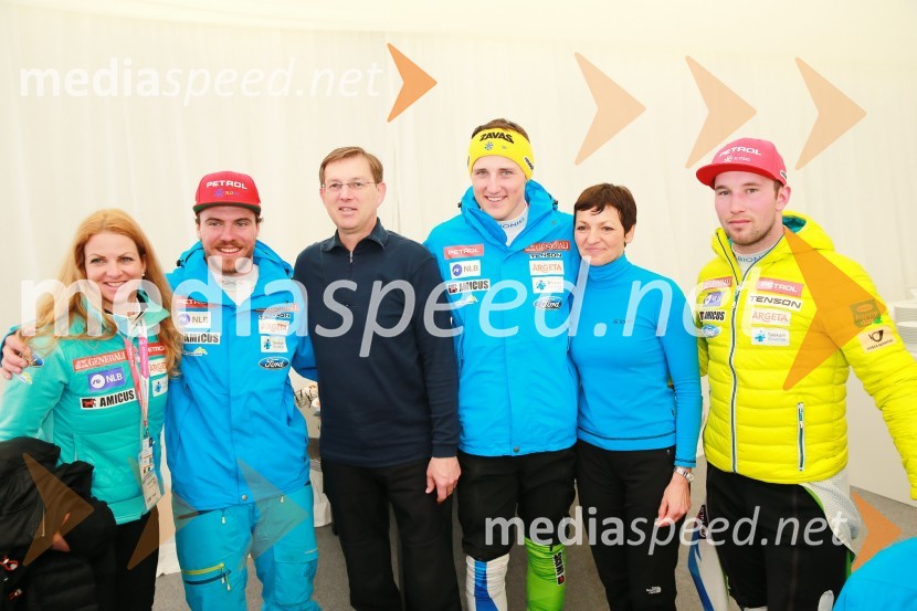  Špela Pretnar, nekdanja smučarka in predstavnica za odnose z javnostmi,Smučarska zveza Slovenije ;  Miha Hrobat, mladinski svetovni prvak v superveleslalomu; prof. dr. Miro Cerar, predsednik vlade Republike Slovenije;  Štefan Hadalin, smučar; prof. dr. Maja Makovec Brenčič, ministrica za izobraževanje, znanost in šport;  Martin  Čater, smučarPokal Vitranc 2017, VIP druženje, sobota