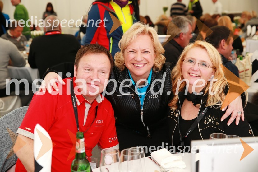  Samo Pagon, vodja marketinga znamke Audi pri podjetju Porsche Slovenija d.o.o.;  Sabrina Pečelin, vodja odnosov z javnostmi pri Porsche Slovenija d.o.o.;  Ljudmila Bogataj, marketing Audi, Porsche SlovenijaPokal Vitranc 2017, VIP druženje, sobota