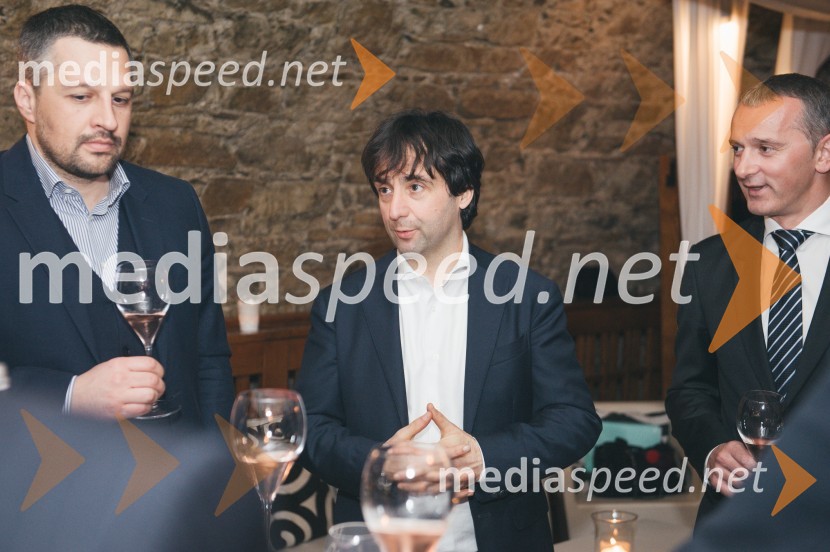  Nemanja Vučinić, New Moment;  Tomaž Kavčič, kuharski mojster, Pri Lojzetu, Zemono, podpredsednik BASS;  Goran Medić, predsednik BASSPrvo srečanje novo ustanovljenega Slovensko-srbskega poslovnega društva BASS