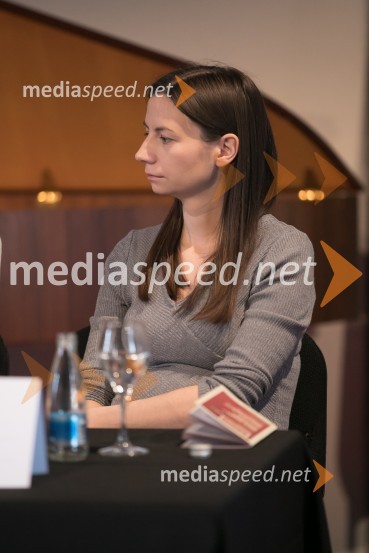  Nina Šenk Kosem, skladateljicaFestival Ljubljana, 32. Slovenski glasbeni dnevi, predstavitev programa