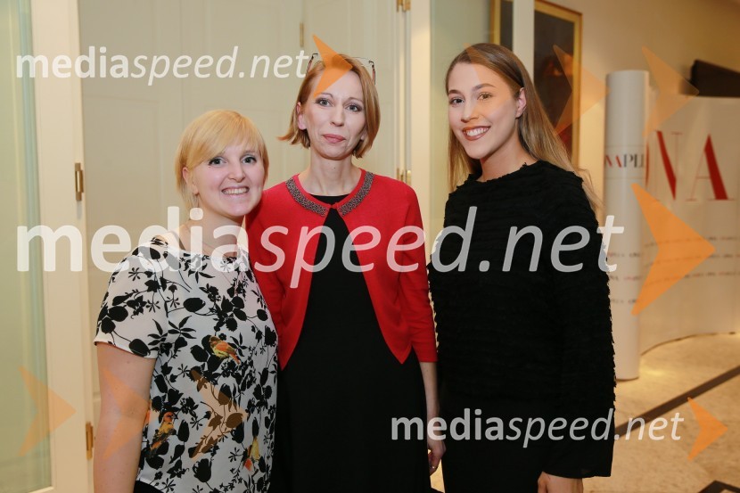  Tjaša Malalan, oblikovalka nakita, Draguljarna Malalan;  ... ;  ... Ona 365 je Ana Roš