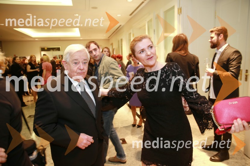  Milan Kučan, nekdanji predsednik Republike Slovenije;  Dolores Podbevšek, direktorica marketinga Delo, d.d.Ona 365 je Ana Roš