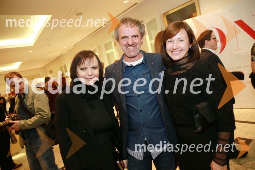  Jožica  Brodarič, modna poznavalka;  Leon  Magdalenc, Nastop Plus d.o.o.;  Maja Wasa, Kloster KitchenOna 365 je Ana Roš