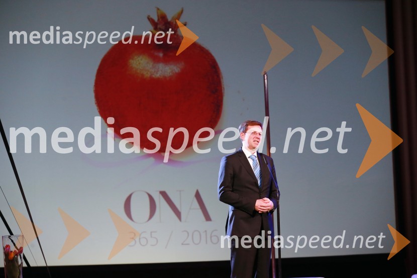 prof. dr. Miro Cerar, predsednik vlade Republike SlovenijeOna 365 je Ana Roš