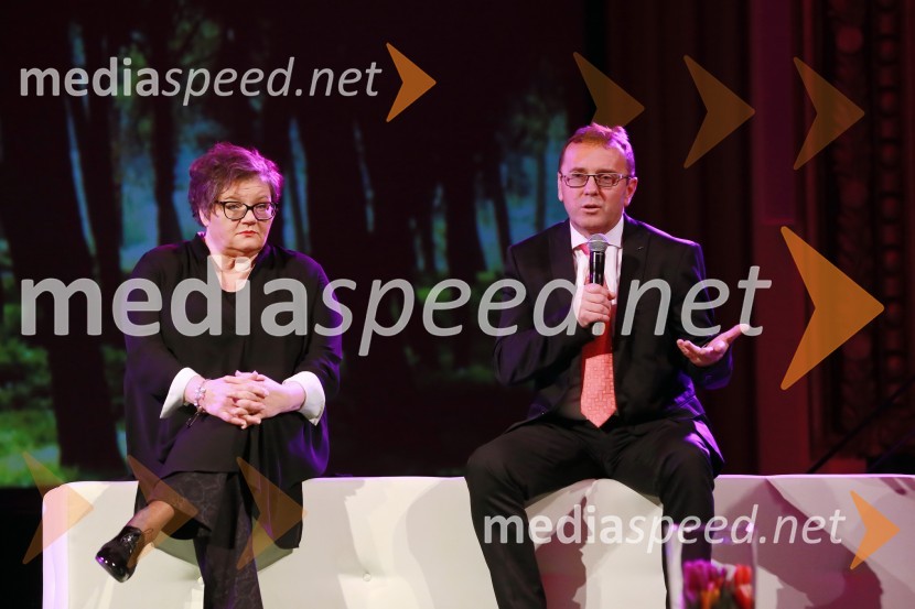  Desa Muck, voditeljica, pisateljica, dobitnica nagrade Frana Milčinskega – Ježka 2016; Mag. Martin Lisec, mediator, trener mediatorjev, predavateljOna 365 je Ana Roš