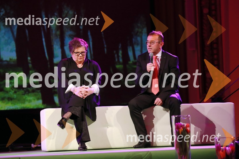  Desa Muck, voditeljica, pisateljica, dobitnica nagrade Frana Milčinskega – Ježka 2016; Mag. Martin Lisec, mediator, trener mediatorjev, predavateljOna 365 je Ana Roš