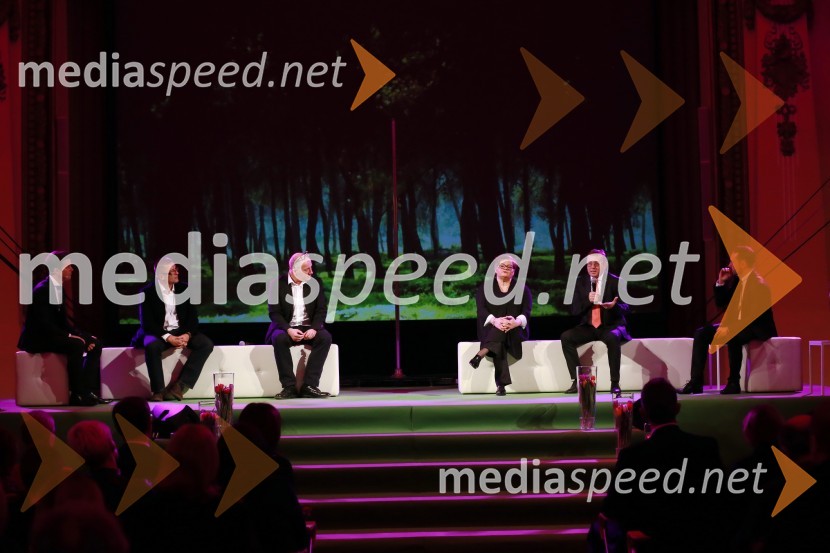  Boštjan Romih, televizijski voditelj; dr. Samo Rugelj, publicist, urednik, založnik;  Ali Žerdin, novinar in urednik;  Desa Muck, voditeljica, pisateljica, dobitnica nagrade Frana Milčinskega – Ježka 2016; Mag. Martin Lisec, mediator, trener mediatorjev, predavatelj;  Jože Robežnik, igralecOna 365 je Ana Roš