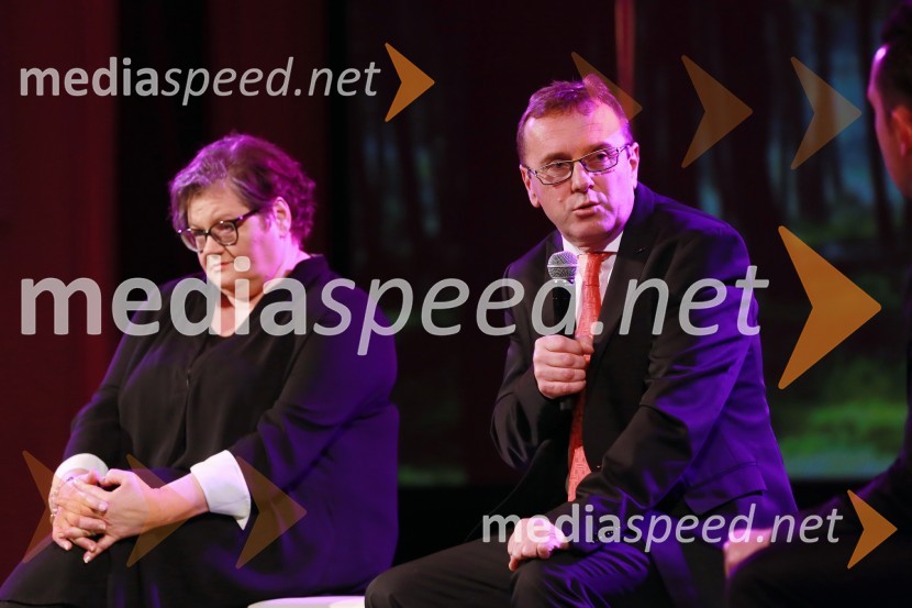  Desa Muck, voditeljica, pisateljica, dobitnica nagrade Frana Milčinskega – Ježka 2016; Mag. Martin Lisec, mediator, trener mediatorjev, predavateljOna 365 je Ana Roš