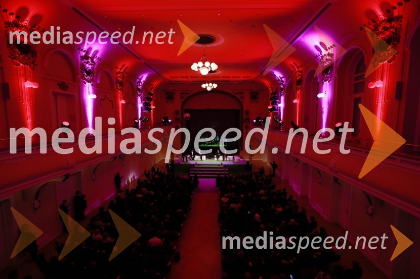 Ona 365Ona 365 je Ana Roš