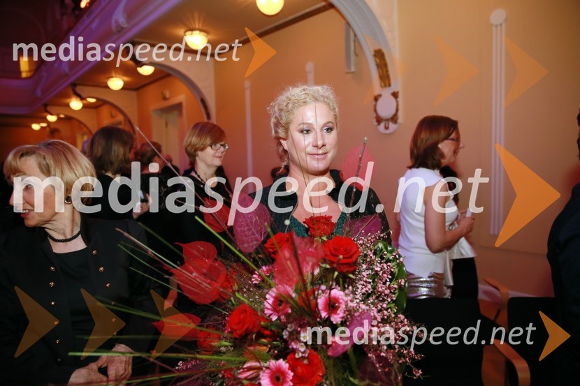  Ana Roš Stojan, kuharska mojstrica in najboljša chefinja na svetu po izboru akademije The World's 50 Best RestaurantsOna 365 je Ana Roš