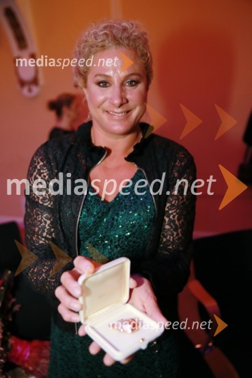  Ana Roš Stojan, kuharska mojstrica in najboljša chefinja na svetu po izboru akademije The World's 50 Best RestaurantsOna 365 je Ana Roš