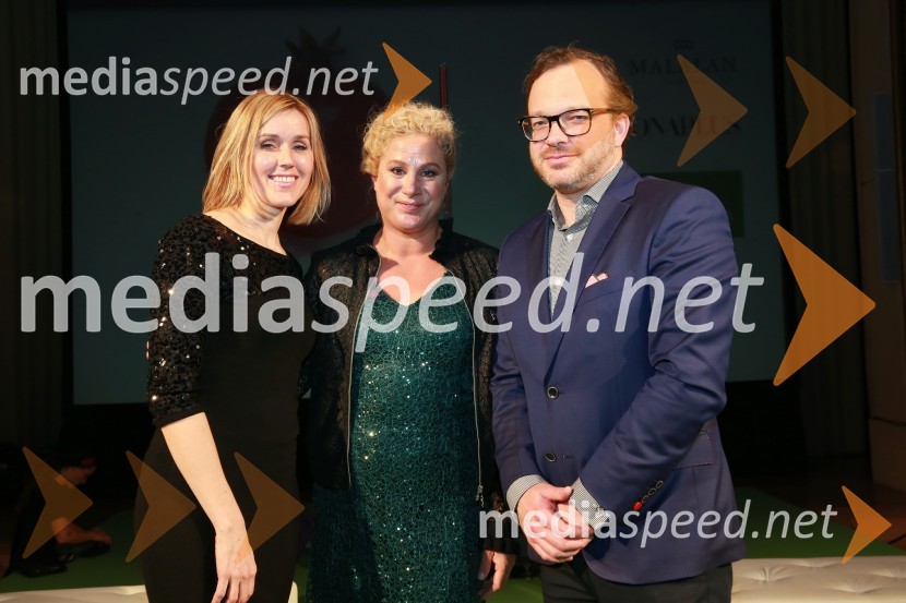  Helena Mihelčič;  Ana Roš Stojan, kuharska mojstrica in najboljša chefinja na svetu po izboru akademije The World's 50 Best Restaurants;  Gregor Knafelc, v. d. odgovornega urednika, DeloOna 365 je Ana Roš