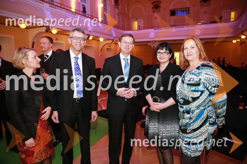  Mihela Kren;  Andrej  Kren, predsednik uprave FMR d.d.; prof. dr. Miro Cerar, predsednik vlade Republike Slovenije;  Nataša  Luša, prokuristka, Delo d.o.o.; mag. Irma Gubanec, direktorica, Delo, d.o.o.Ona 365 je Ana Roš