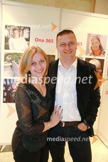  Renate Rugelj, založba UMCO, Bukla; dr. Samo Rugelj, publicist, urednik, založnikOna 365 je Ana Roš