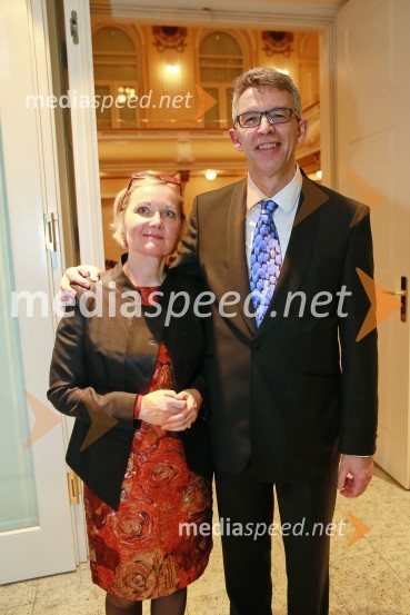  Mihela Kren;  Andrej  Kren, predsednik uprave FMR d.d.Ona 365 je Ana Roš