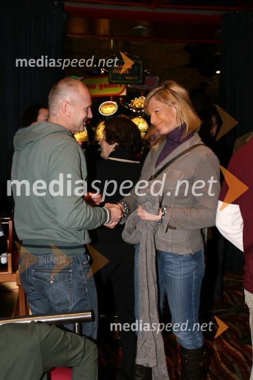 ... in Urška Hrovat, nekdanja smučarkaSki Legends Hit Challenge 2008 - Tekmovanje smučarskih legend z Juretom Koširjem, žrebanje ekip