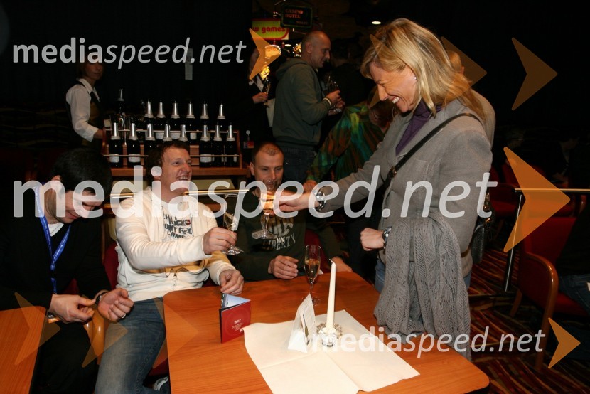 Drago Grubelnik in Urška Hrovat, nekdanja smučarjaSki Legends Hit Challenge 2008 - Tekmovanje smučarskih legend z Juretom Koširjem, žrebanje ekip