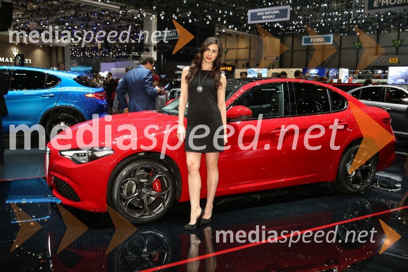 Hostese na 87. Mednarodnem sejmu v Ženevi