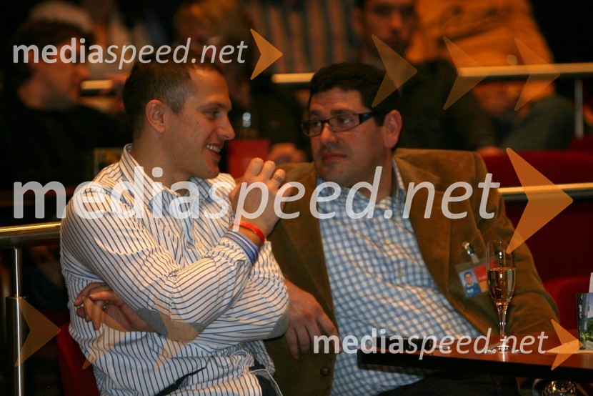 Jure Košir, nekdanji smučar in organizator tekmovanja in Andrej Sluga, direktor marketinga Hit d.d.Ski Legends Hit Challenge 2008 - Tekmovanje smučarskih legend z Juretom Koširjem, žrebanje ekip