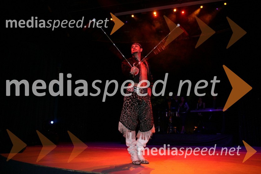 Brazilska plesna skupina Mango Tropical CafeSki Legends Hit Challenge 2008 - Tekmovanje smučarskih legend z Juretom Koširjem, žrebanje ekip