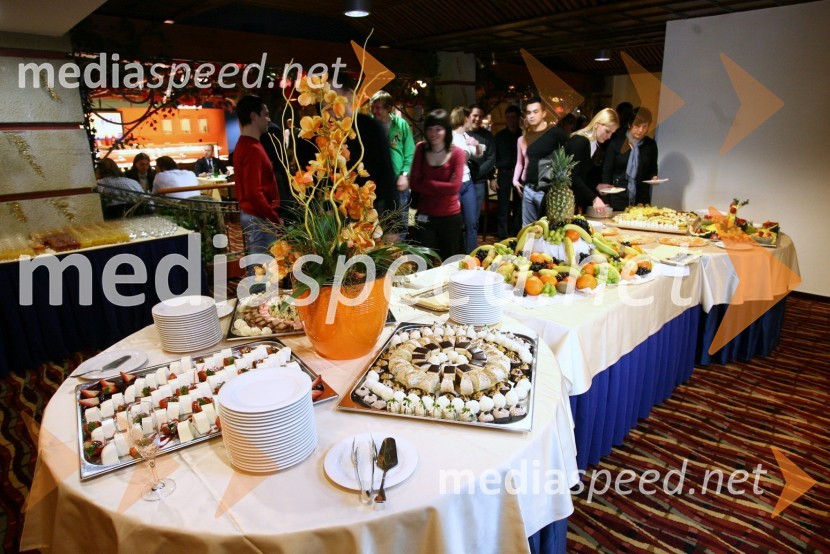 PogostitevSki Legends Hit Challenge 2008 - Tekmovanje smučarskih legend z Juretom Koširjem, žrebanje ekip