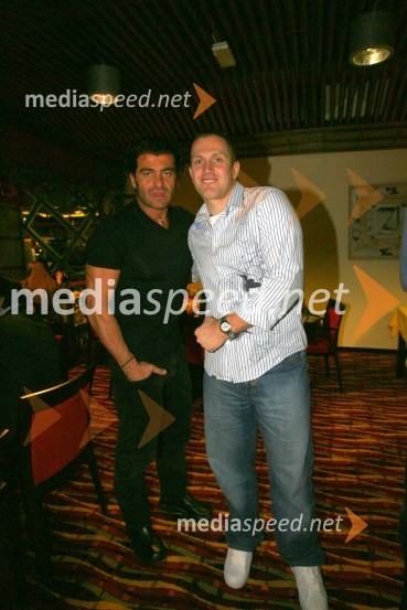 Alberto Tomba, nekdanji italijanski smučar in Jure Košir, nekdanji smučar in organizator tekmovanjaSki Legends Hit Challenge 2008 - Tekmovanje smučarskih legend z Juretom Koširjem, žrebanje ekip