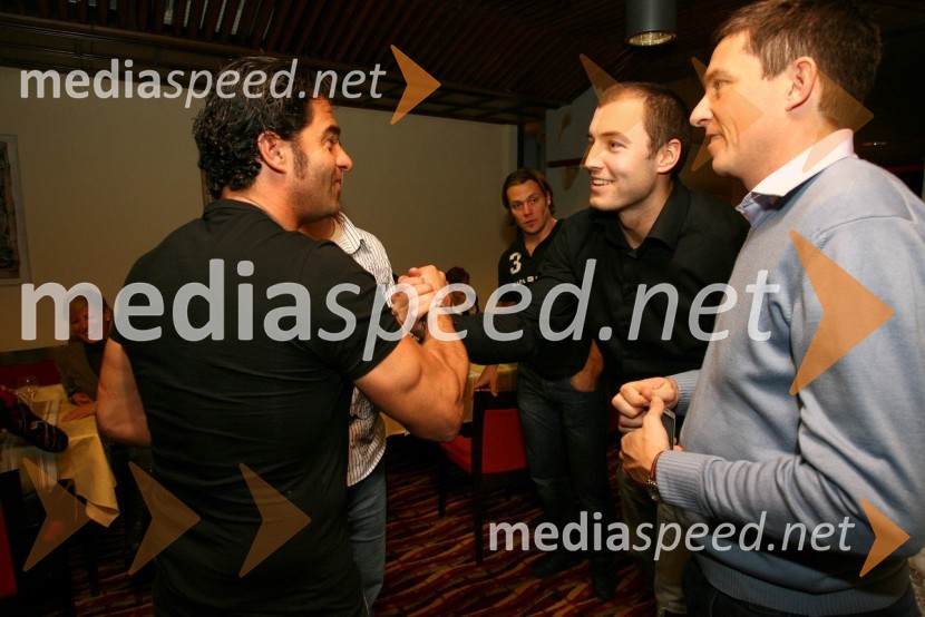 Alberto Tomba, nekdanji italijanski smučar in Matjaž Vrhovnik, nekdanji smučar in televizijski komentatorSki Legends Hit Challenge 2008 - Tekmovanje smučarskih legend z Juretom Koširjem, žrebanje ekip