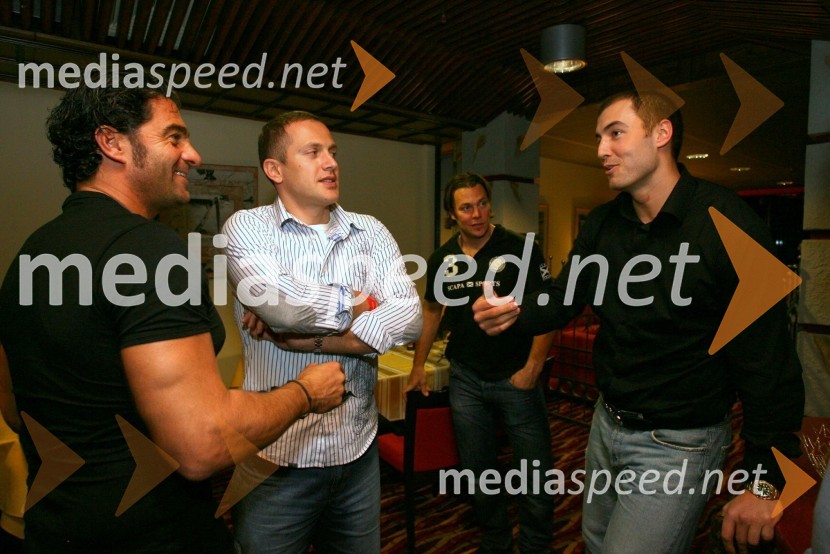 Alberto Tomba, nekdanji italijanski smučar, Jure Košir, nekdanji smučar in organizator tekmovanja in Matjaž Vrhovnik, nekdanji smučar in televizijski komentatorSki Legends Hit Challenge 2008 - Tekmovanje smučarskih legend z Juretom Koširjem, žrebanje ekip