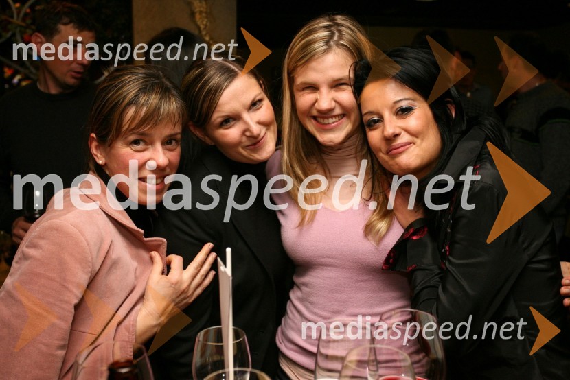 Katja Kogej, Lavra Peršolja, Tjaša Strehar in Erika BrajdnikSki Legends Hit Challenge 2008 - Tekmovanje smučarskih legend z Juretom Koširjem, žrebanje ekip