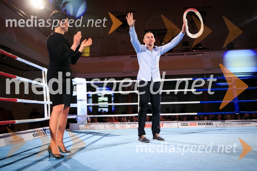 prof. dr. Maja Makovec Brenčič, ministrica za izobraževanje, znanost in šport;  Denis  Lazar, boksarDejan Zavec Boxing Gala