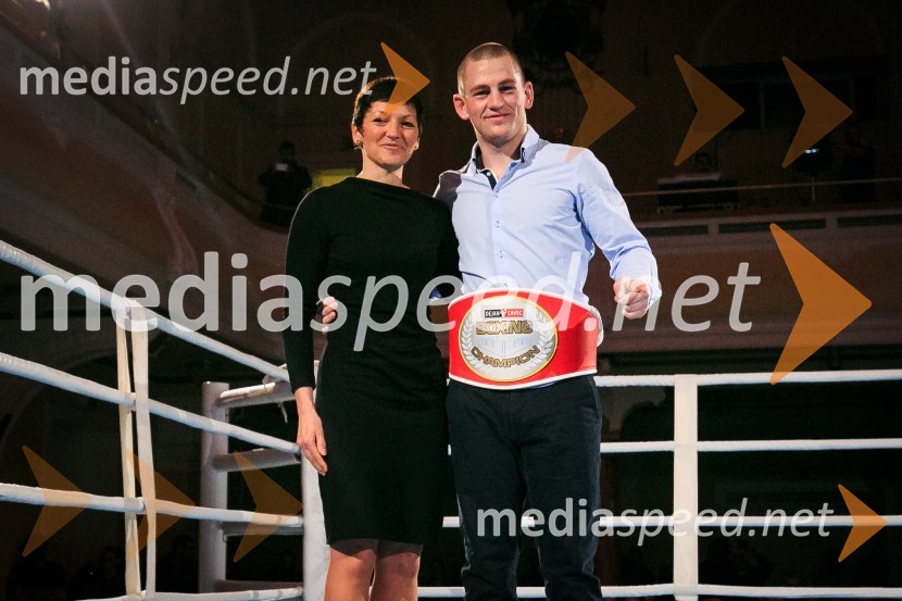 prof. dr. Maja Makovec Brenčič, ministrica za izobraževanje, znanost in šport;  Denis  Lazar, boksarDejan Zavec Boxing Gala