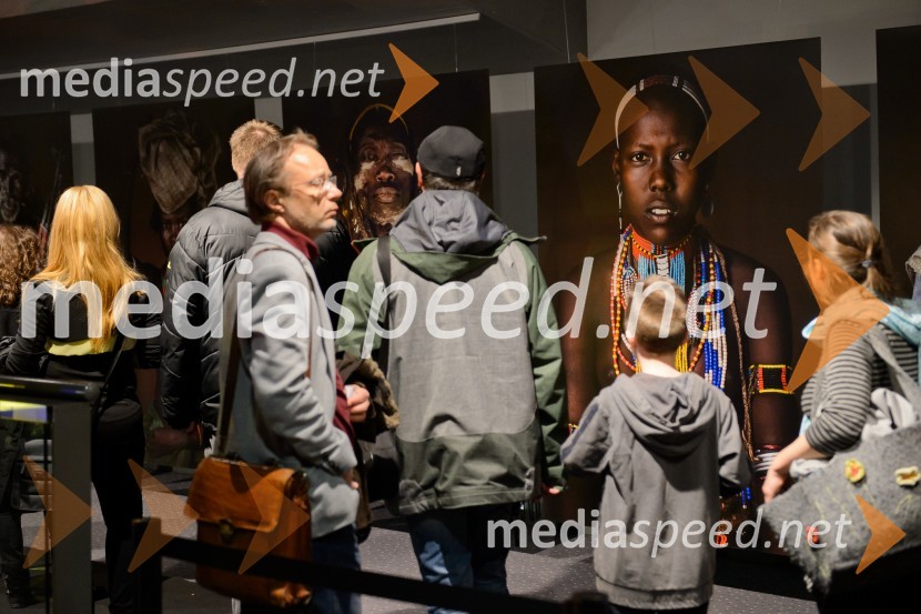 Arne Hodalič in Katja Bidovec, predavanje in otvoritev razstaveArne Hodalič in Katja Bidovec, predavanje in otvoritev razstave