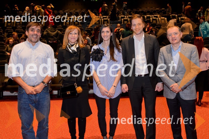  Arne Hodalič, fotograf;  Karmen Škoda Piško,  izvršna direktorica trženja v Adriatic Slovenici;  Katja   Bidovec, fotografinja;  Stipe Jerič, Kolosej Maribor;  Miha Gostiša, direktor KD KvartArne Hodalič in Katja Bidovec, predavanje in otvoritev razstave