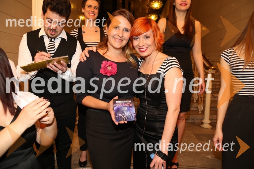  ... ;  Katarina Dolenc, skupina Perpetuum JazzilePerpetuum Jazzile, koncert