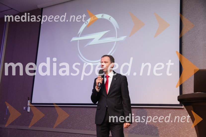  Borut Gazvoda, direktor, Opel SlovenijaNovi Opel Crossland X, slovenska predstavitev